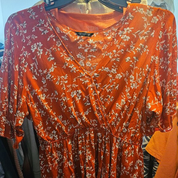 Beautiful Orangy Blouse - Picture 1 of 5